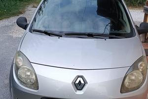 auto Renault tuingo 