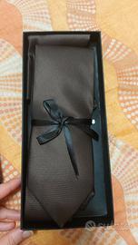 Cravatta elegante marrone/nero
