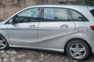 Mercedes B 180 executive del 2014, km 85.500 reali