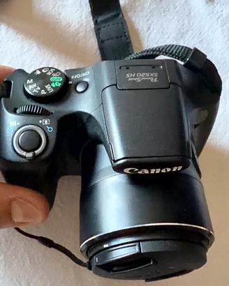 Canon SX520HS