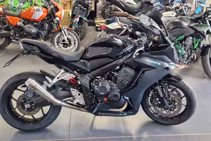 Honda CBR650R 35kw  2024