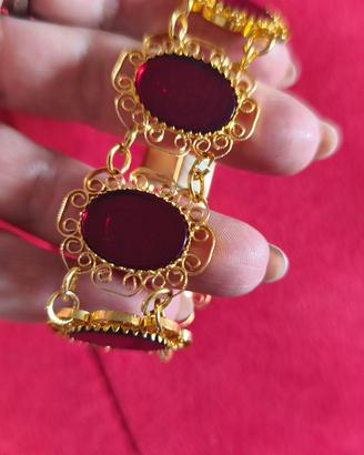 braccialetto rosso e oro 