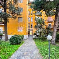 AMPIO TRILOCALE CON BALCONE, BOX AUTO E CANTINA