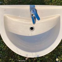 2 lavabi Ideal Standard a mezza luna – 70x53 cm