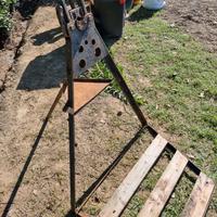 Cavalletto a treppiede per idraulica