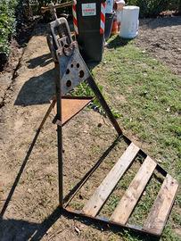 Cavalletto a treppiede per idraulica