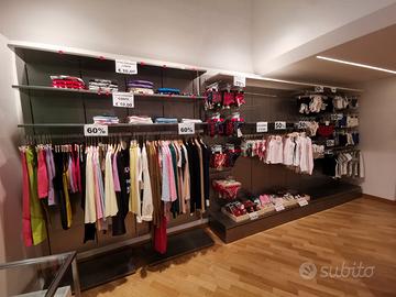 Arredamento negozio abbigliamento 
