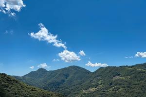 Casa indipendente vista sulla vallata