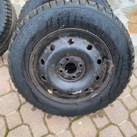 Pneumatici da neve e cerchi in ferro