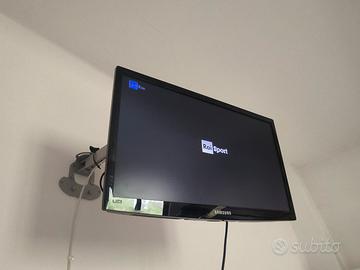 TV Samsung Full HD - 22. con braccio da parete 