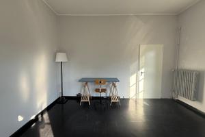 Postazioni per coworker in studio creativo