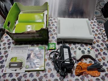 Xbox 360 boxata con alimentatore gioco funzionante