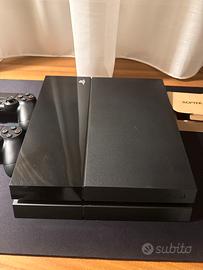 PS4  + 2 controller + cuffie