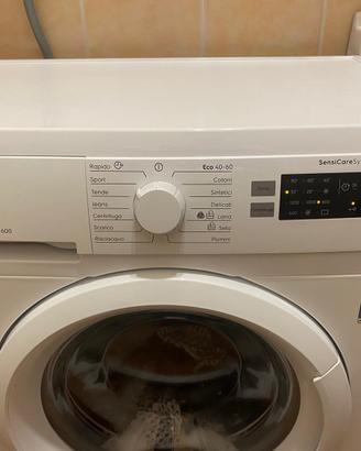 Lavatrice mod. EW6S526W, Serie 600 SensiCare 6