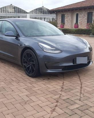 Tesla Model 3 Performance
