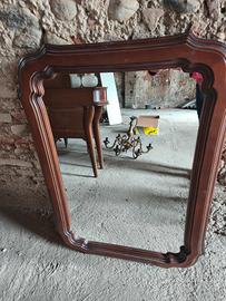 Specchio con cornice in legno