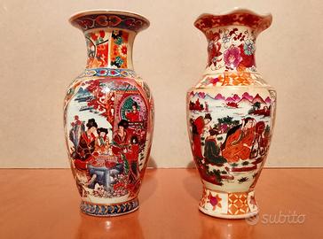 Coppia vasi cinesi Royal Satsuma anni '80, h 15 cm