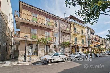Appartamento di 142 m² con 4 locali e box auto dop
