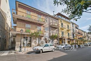 Appartamento di 142 m² con 4 locali e box auto dop