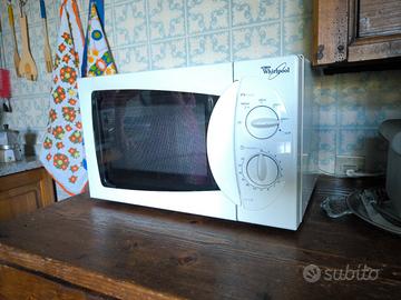  Forno a microonde Whirlpool M 119 con Grill