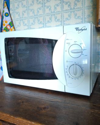  Forno a microonde Whirlpool M 119 con Grill