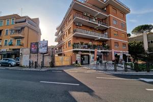 BOX DOPPIO FRONTE OSPEDALE GEMELLI