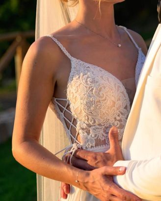 Abito da sposa con spacco e schiena scoperta 😍