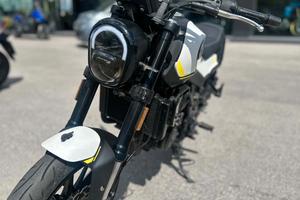 Benelli Leoncino 250