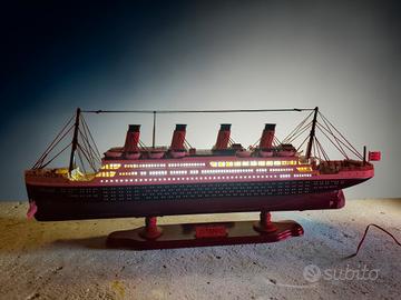 Titanic 80 cm modello legno con  LED nuovo nave