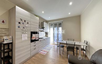 BILOCALE IN STABILE CON ASCENSORE