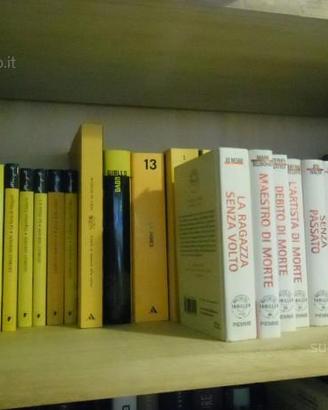Oltre 300 libri gialli e polizieschi a partire da