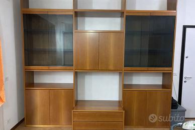 Parete soggiorno legno 3 metri – svuotamento casa