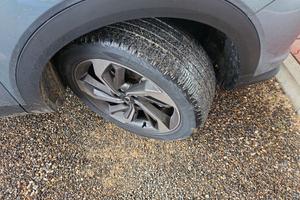 Gomme 235/50/R19/99H