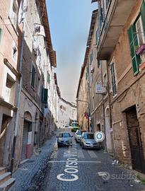 Cave bilocale soleggiato