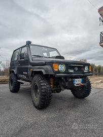 Toyota land cruiser lj 70