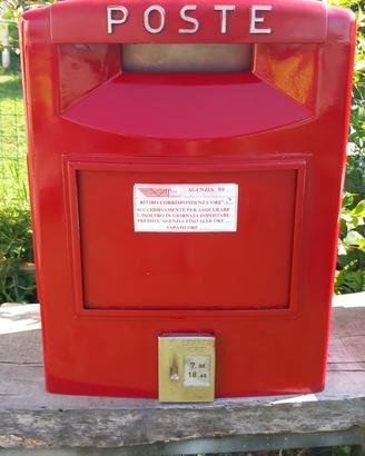 cassetta postale dismessa 