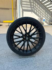 Set 4 Cerchi Mak Maserati 21" con gomme