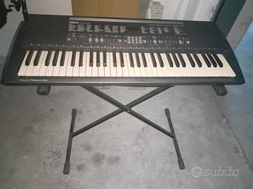 pianola Yamaha PSR 300 + cavalletto