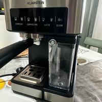 Macchina da caffe con cappuccinatore