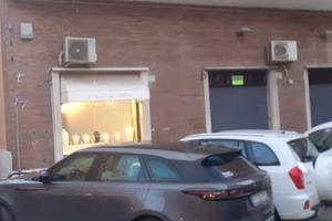 Negozio Centrale Piazza Fratti