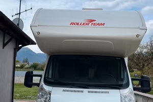 Camper roller team