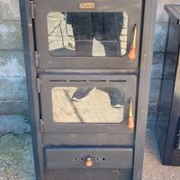 Stufa a legna con forno
