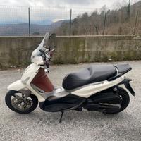 Piaggio Beverly 350 Sport Touring