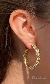 Orecchini cerchi dorati in acciaio
