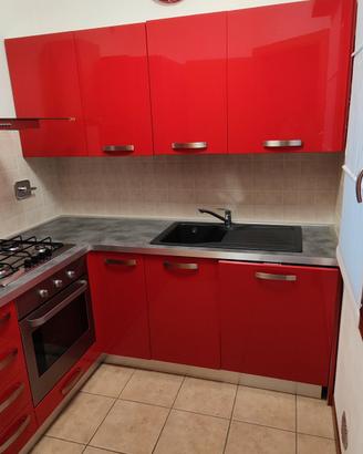 cucina intera completa di elettrodomestici 