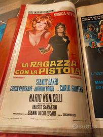 locandina LA RAGAZZA CON LA PISTOLA 