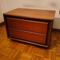 due comodini in legno 