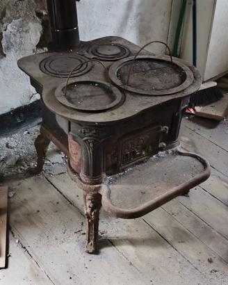 Stufa a Legna 4 Fuochi Con Forno