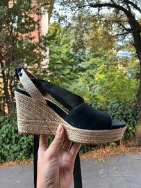 Sandali UGG con zeppa – Usati una sola volta