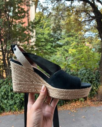 Sandali UGG con zeppa – Usati una sola volta